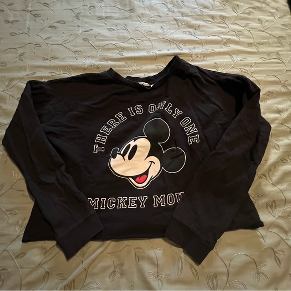 H&M Other - H&M Black Graphic Sweatshirt